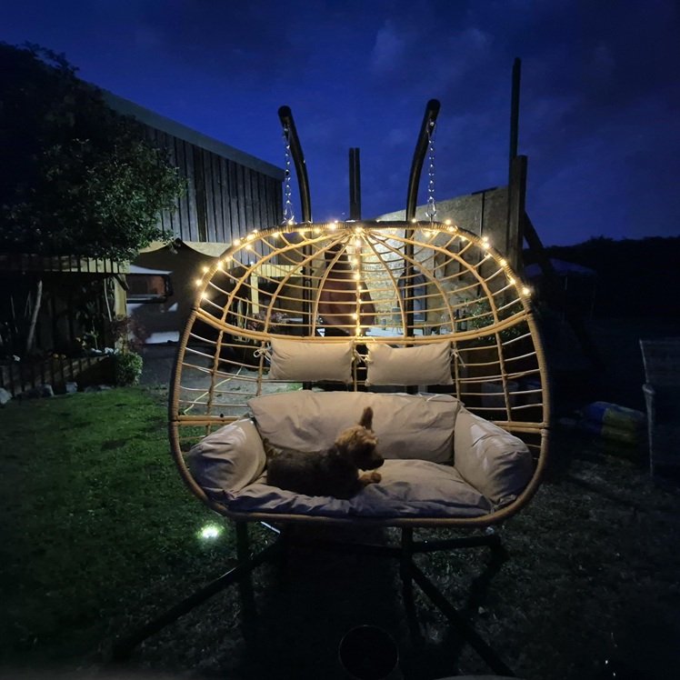 Cosy outdoor seating at Majic Breaks